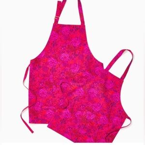 Lilly Pulitzer Mommy And Me Aprons Set Amaryllis Red Secret Hideaway